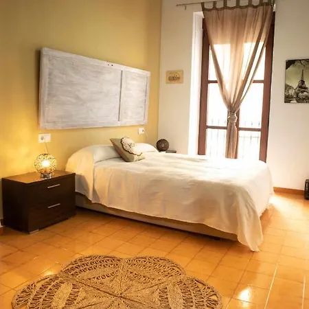 Piso En Casco Antigüo Con Mucho Encanto Junto Al Castillo * Dénia