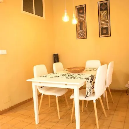 Piso En Casco Antigüo Con Mucho Encanto Junto Al Castillo Apartamento